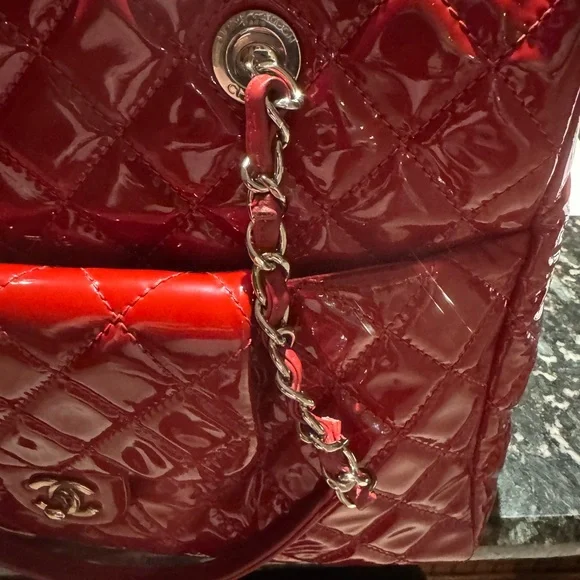 CHANEL Red Patent Quilted Tote - Picture 5 of 14